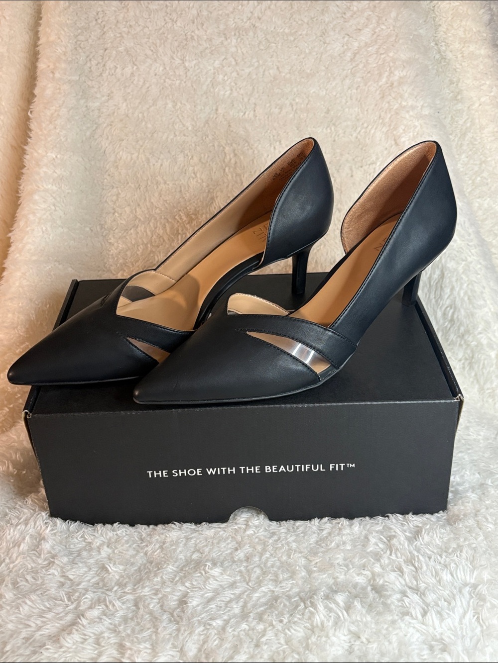 Naturalizer Addie Black Leather Pointed Toe D'Orsay Cutout Pumps Heel Box 9.5
